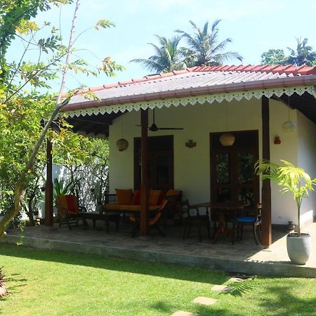 Lilly House Bed & Breakfast Unawatuna Ngoại thất bức ảnh